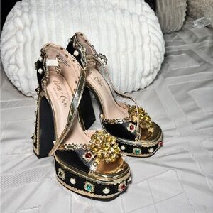 Chase + Chloe Black and Gold Embellished Women's Heels